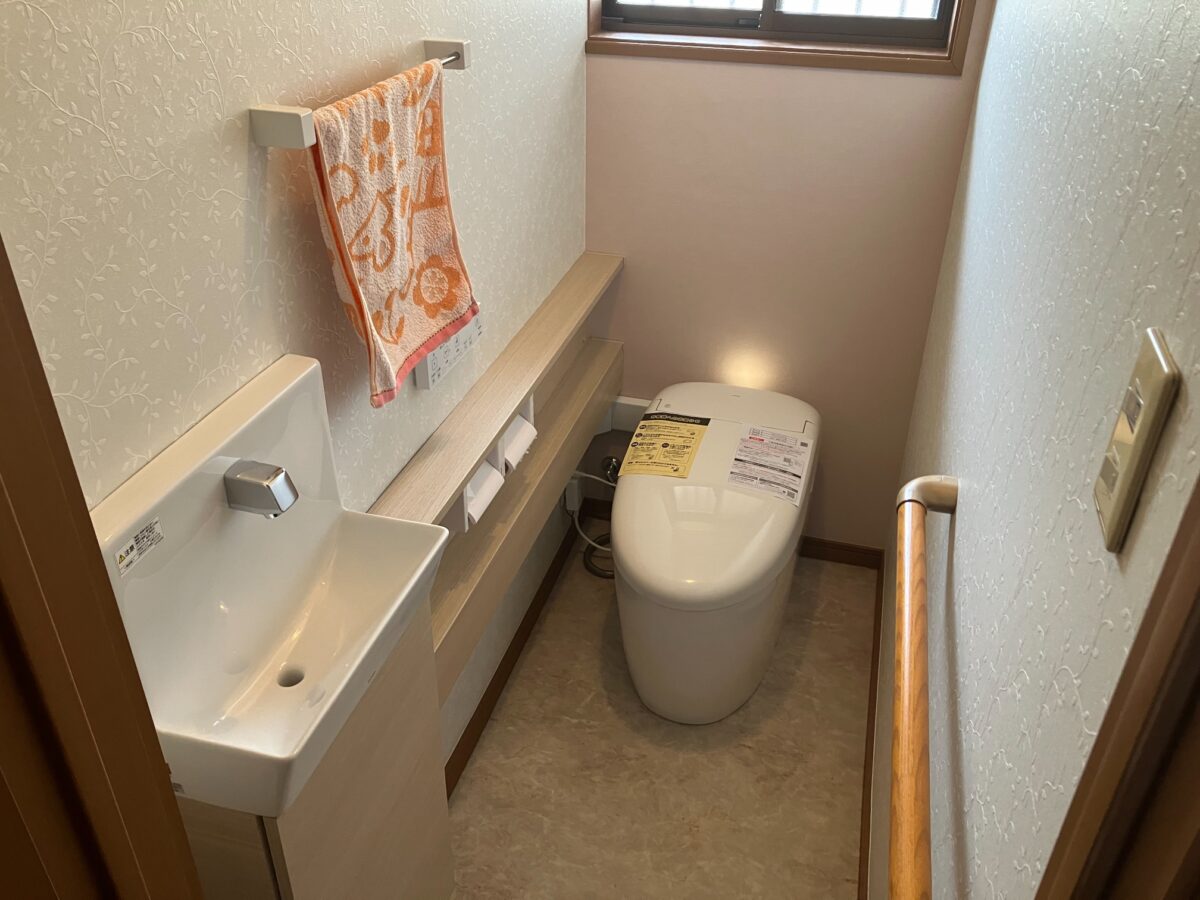 浴室・トイレの水廻りリフォームで寒い冬場も快適な空間へ／松阪市 ／M様邸／完成／トイレ