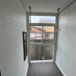 サンルームを増設して、家事導線を快適に。浴室・洗面はシックで上質な空間へ／松阪市／M様邸／完成