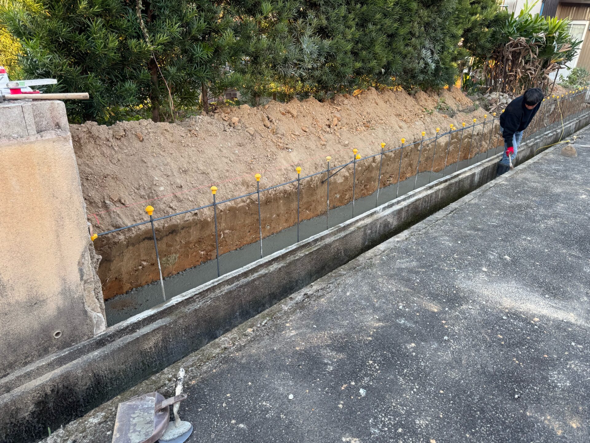 重たいブロック塀を解体して地震対策。倉庫を解体して駐車場に／松阪市／S様邸