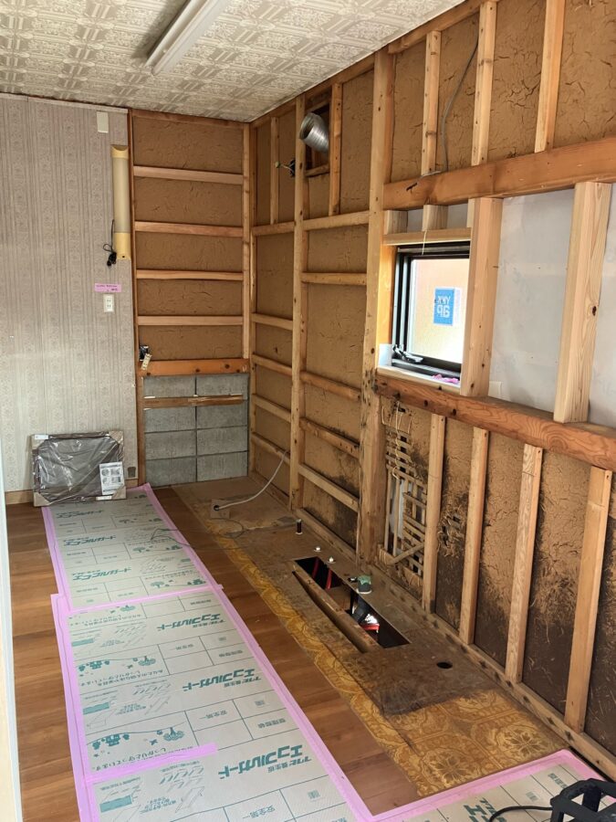 毎日が明るく快適に!断熱窓と収納重視のキッチンリフォーム/松阪市丹生寺町/T様邸/施工中