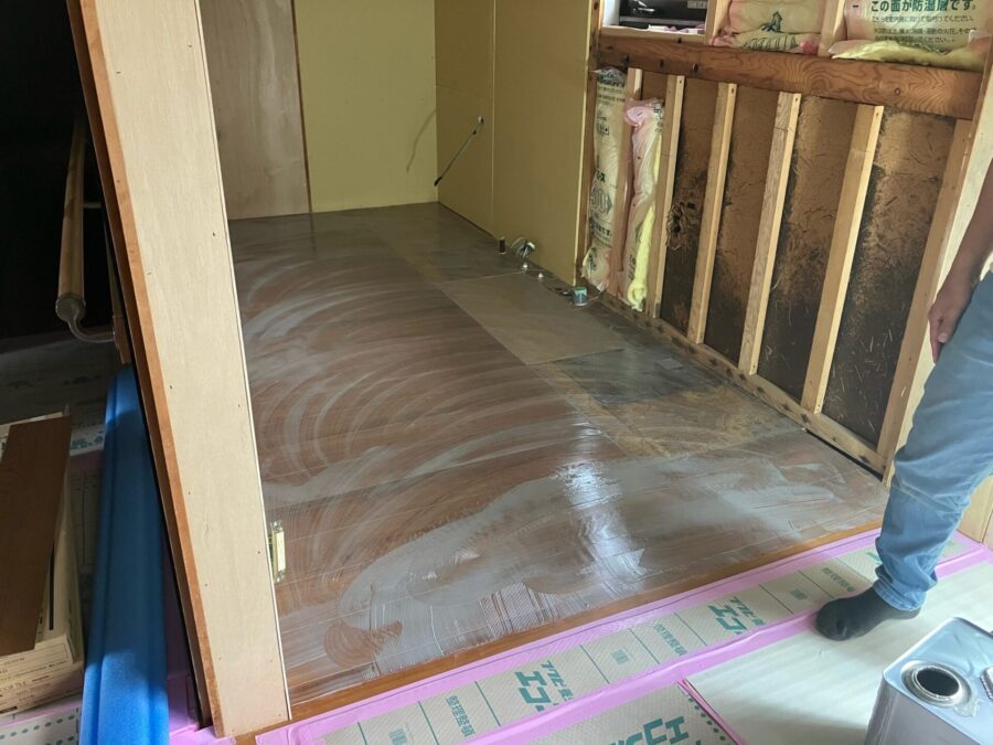 毎日が明るく快適に!断熱窓と収納重視のキッチンリフォーム/松阪市丹生寺町/T様邸/施工中