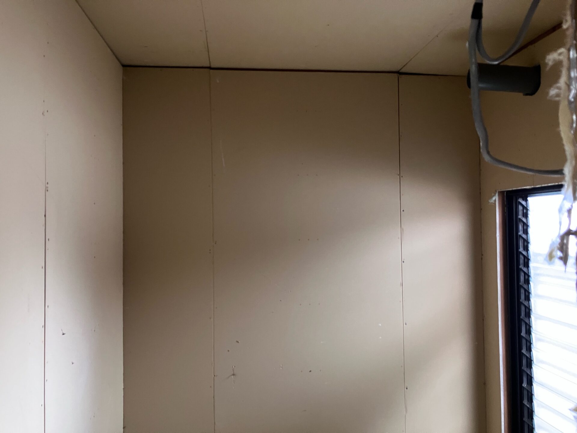 暖かさと安心をプラス!アスベスト対策も万全な浴室リフォーム/松阪市/W様邸/施工中