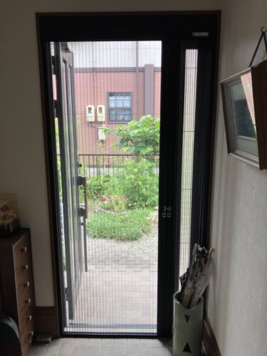 【玄関用網戸が壊れた】玄関用網戸交換！