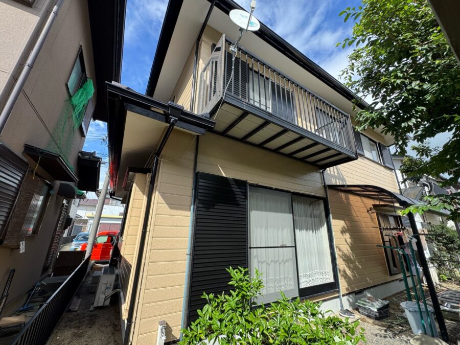 工期を抑える!軽量屋根材によるカバー工法と高耐久の外壁塗装で叶えた安心の外装リフォーム/松阪市/I様邸/完工後