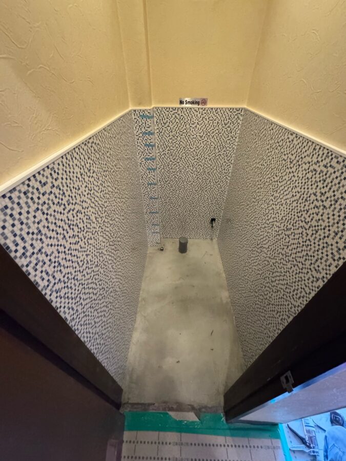 和式から洋式へ！誰もが快適に使えるトイレへリフォーム／松阪市／M様／施工中
