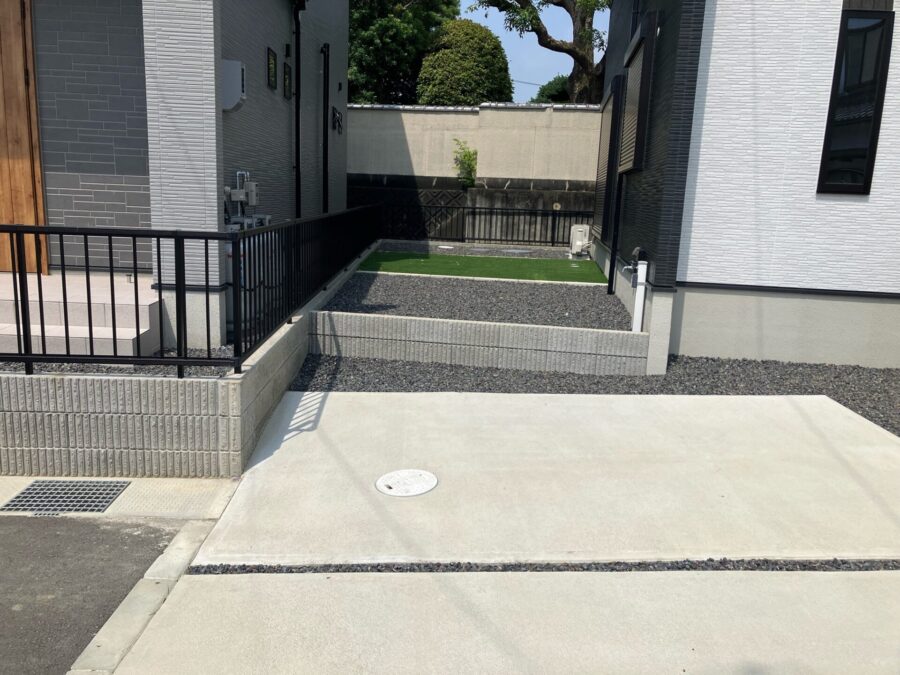 庭を活かして駐車のしやすさを最優先！細やかな配管移設で安全性を確保したカーポート増設リフォーム／松阪市駅部田町／N様邸／施工前