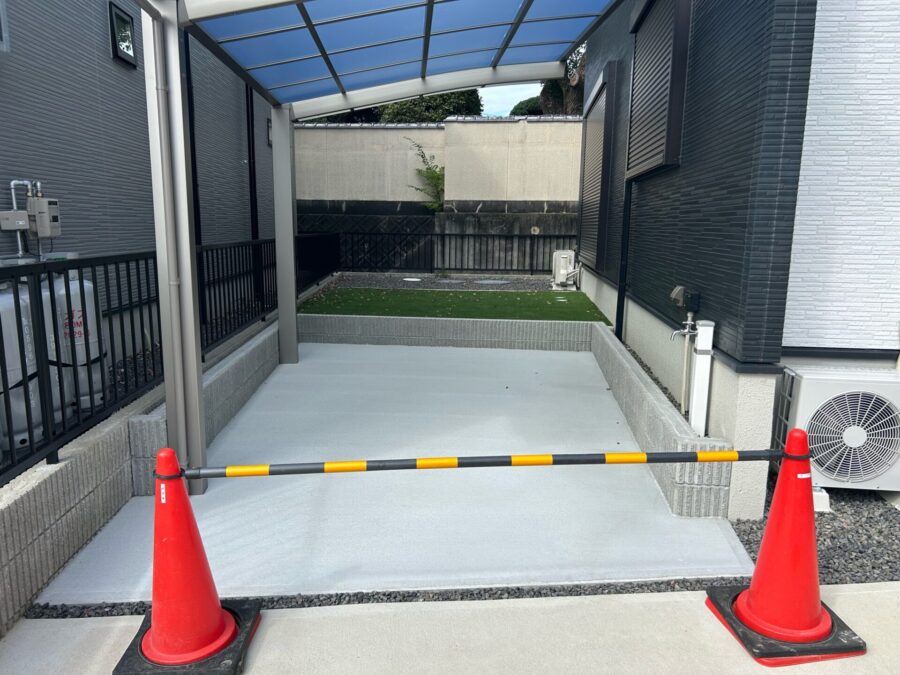 庭を活かして駐車のしやすさを最優先！細やかな配管移設で安全性を確保したカーポート増設リフォーム／松阪市駅部田町／N様邸／完工後