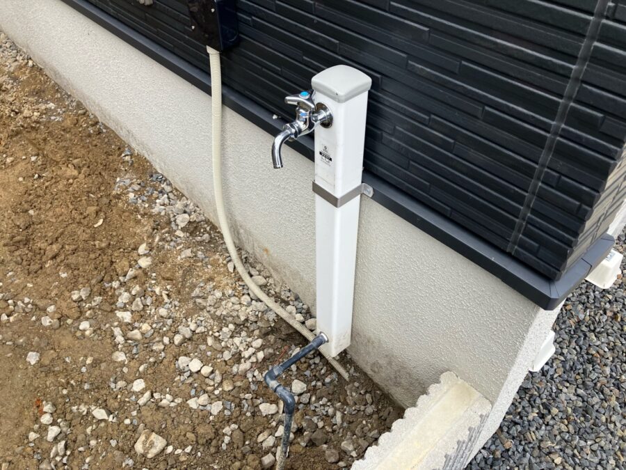 庭を活かして駐車のしやすさを最優先！細やかな配管移設で安全性を確保したカーポート増設リフォーム／松阪市駅部田町／N様邸／施工前