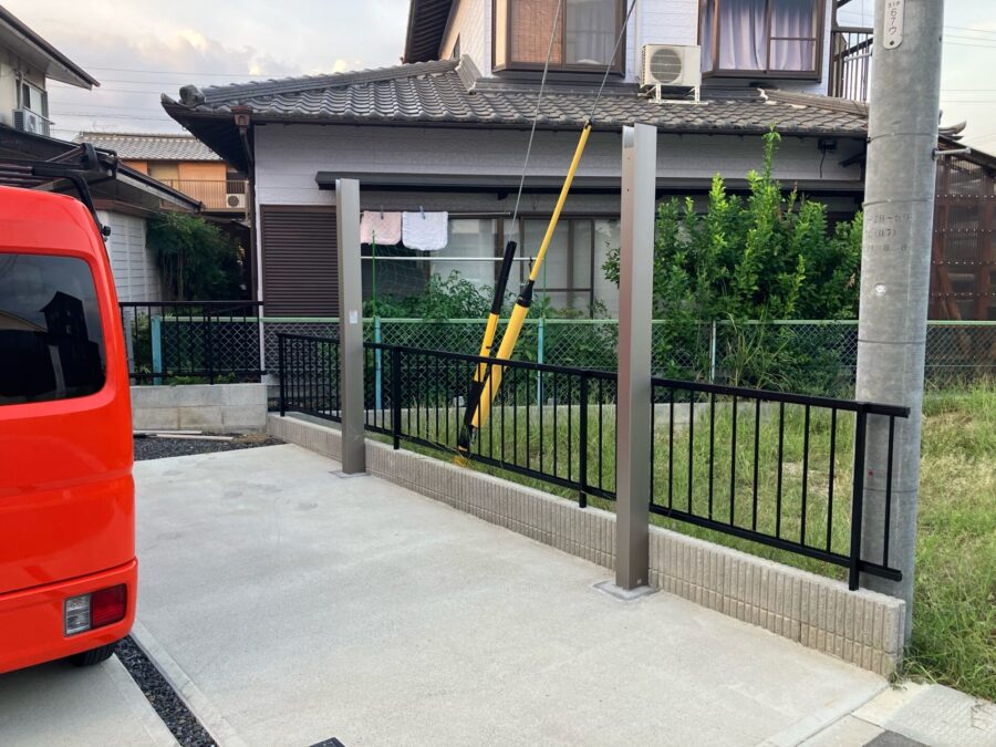 庭を活かして駐車のしやすさを最優先！細やかな配管移設で安全性を確保したカーポート増設リフォーム／松阪市駅部田町／N様邸／施工中