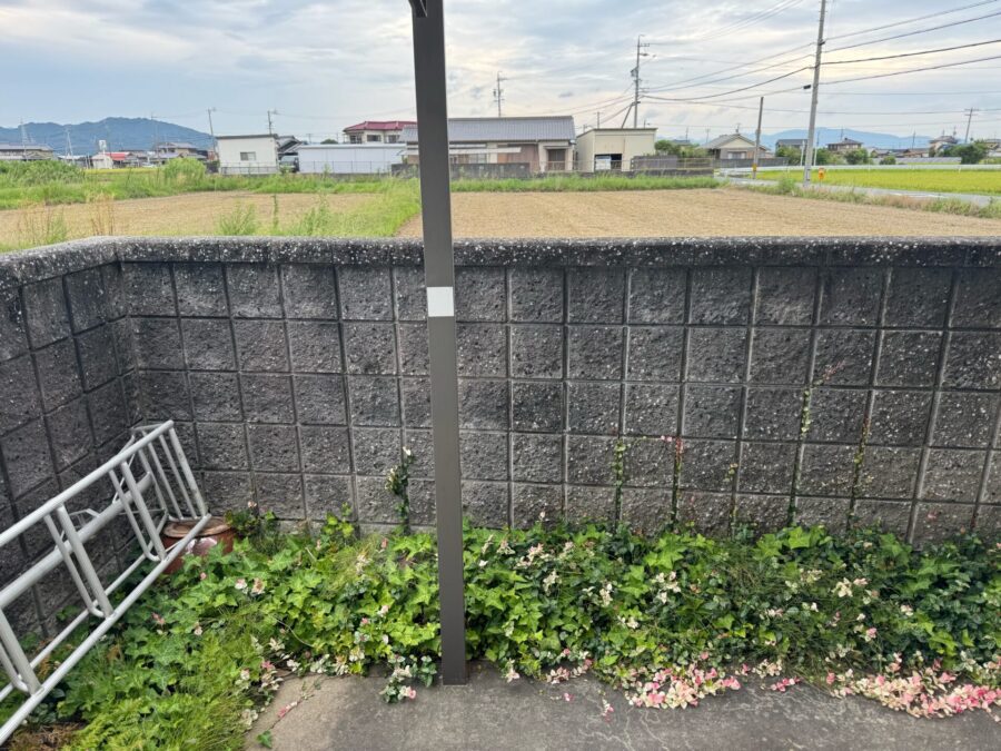 既存のブロック塀を活かしてコストを抑える！道路からの視線を遮る目隠しフェンスリフォーム／松阪市／H様邸／施工前