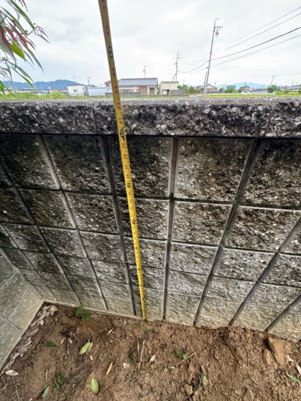 既存のブロック塀を活かしてコストを抑える！道路からの視線を遮る目隠しフェンスリフォーム／松阪市／H様邸／施工前