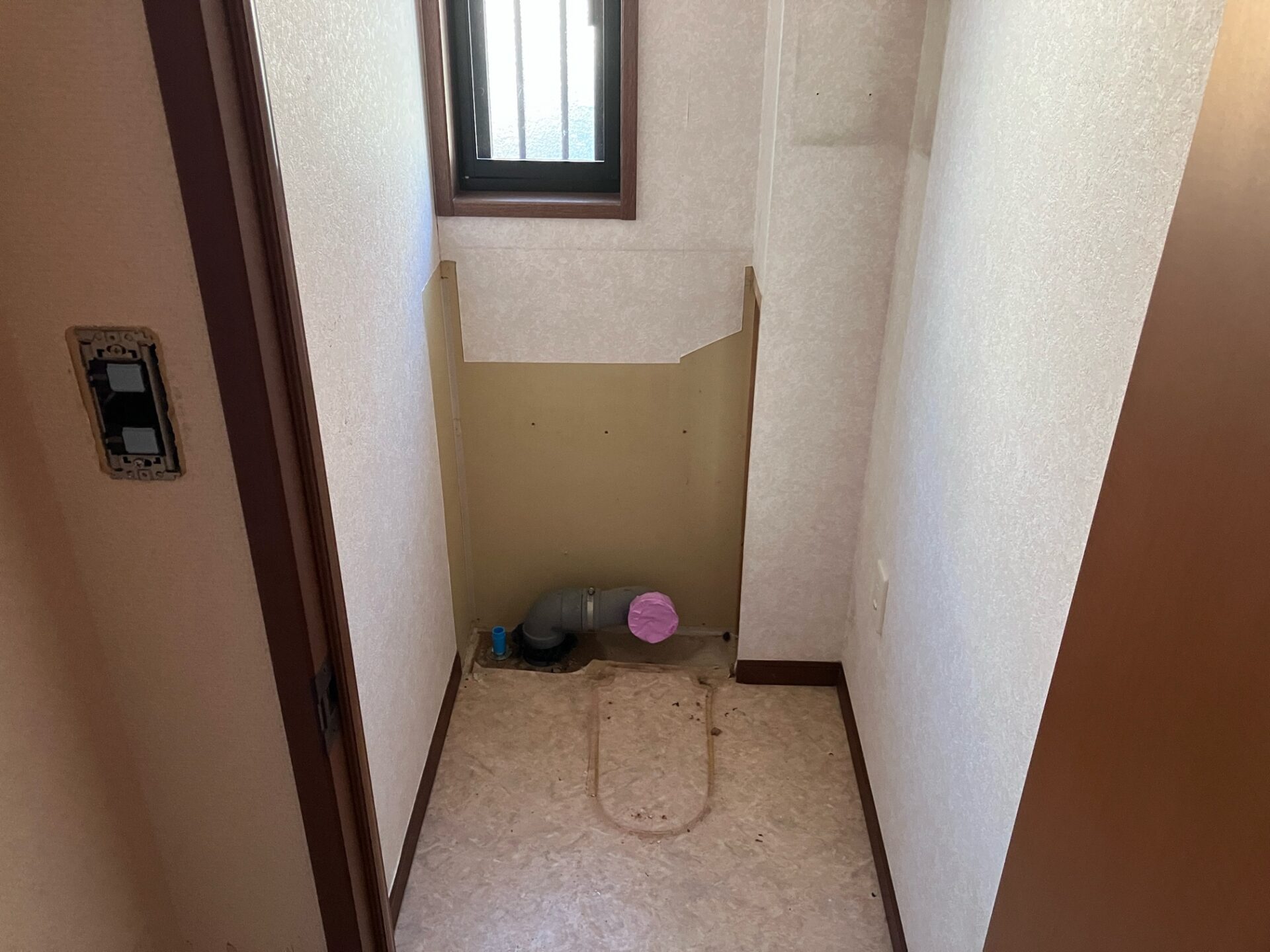 施工中のトイレ