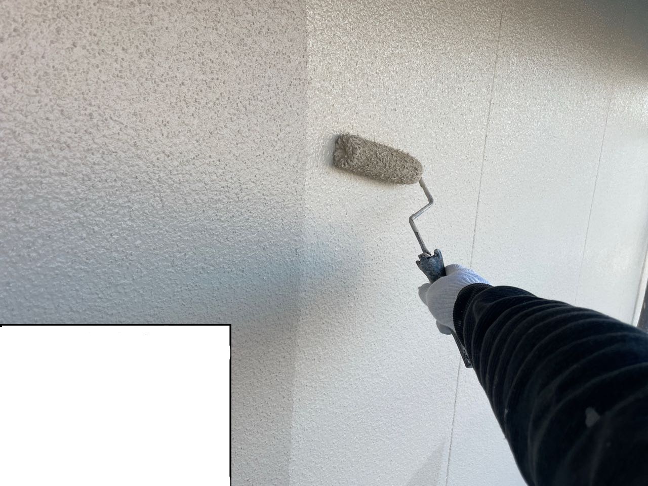 外壁の上塗り作業