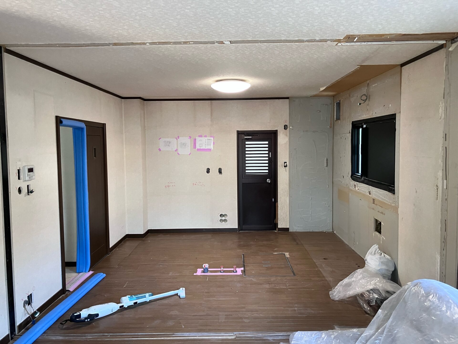 施工中のキッチン