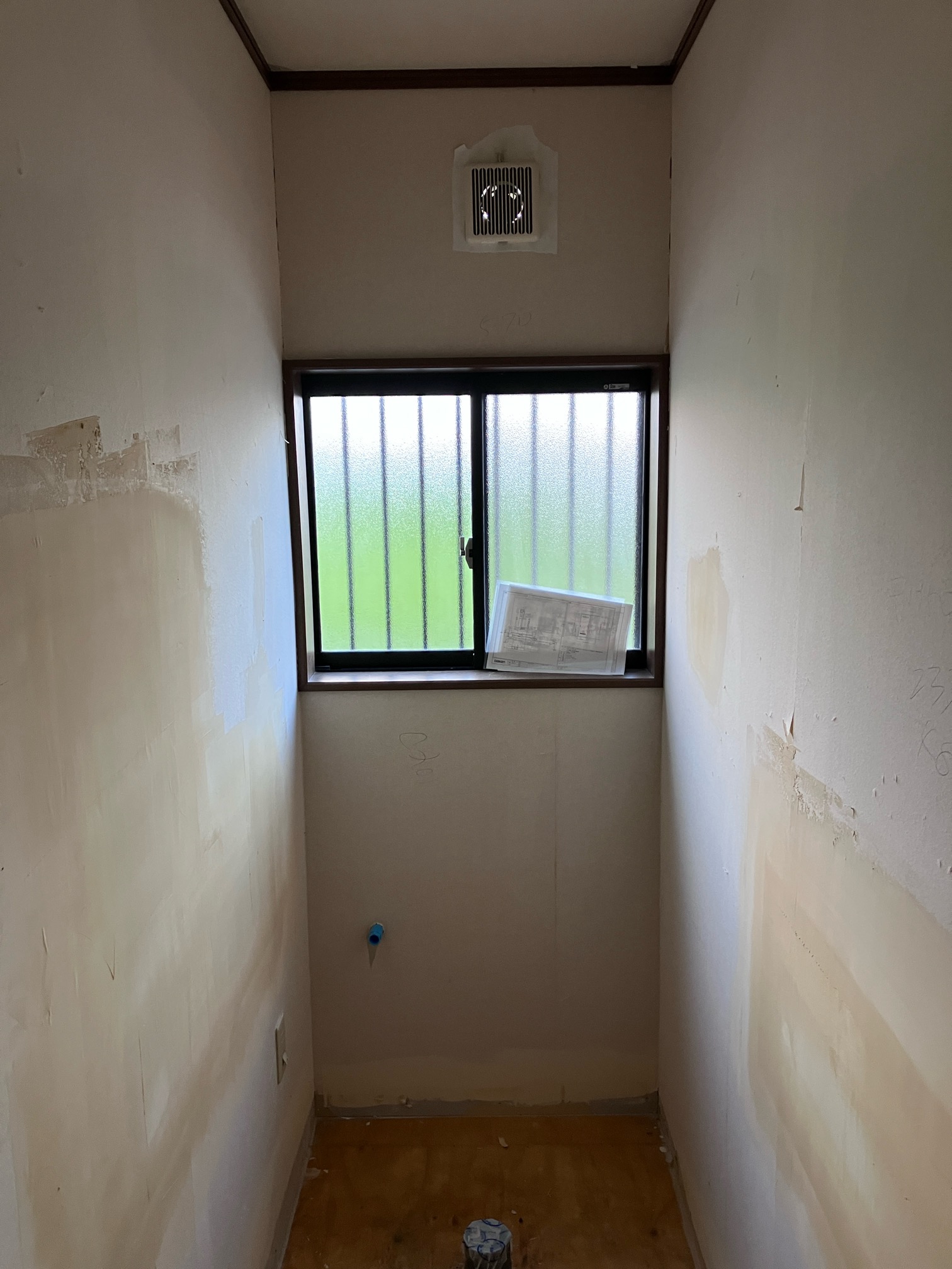 施工中のトイレ