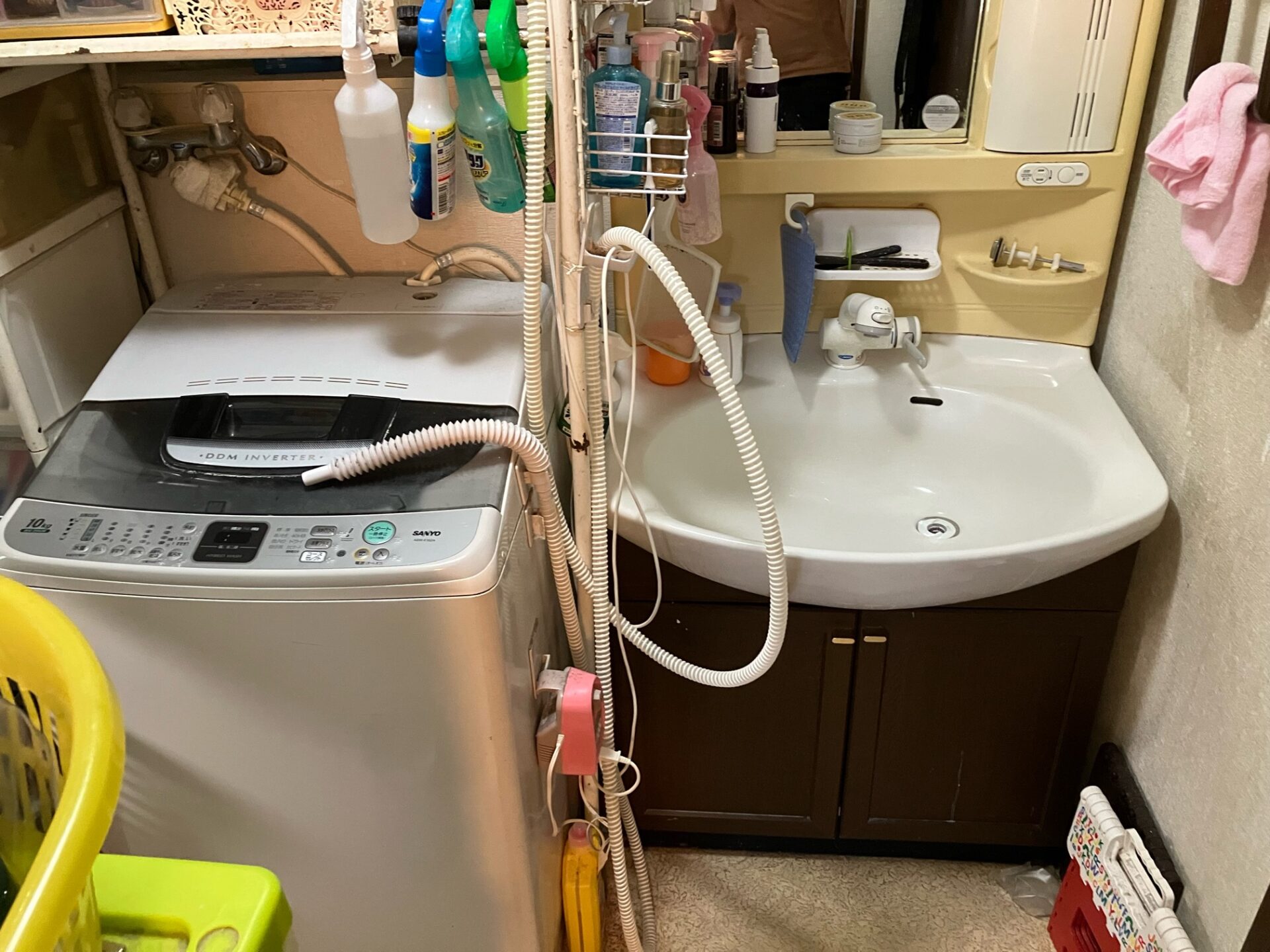 施工前の洗面化粧台