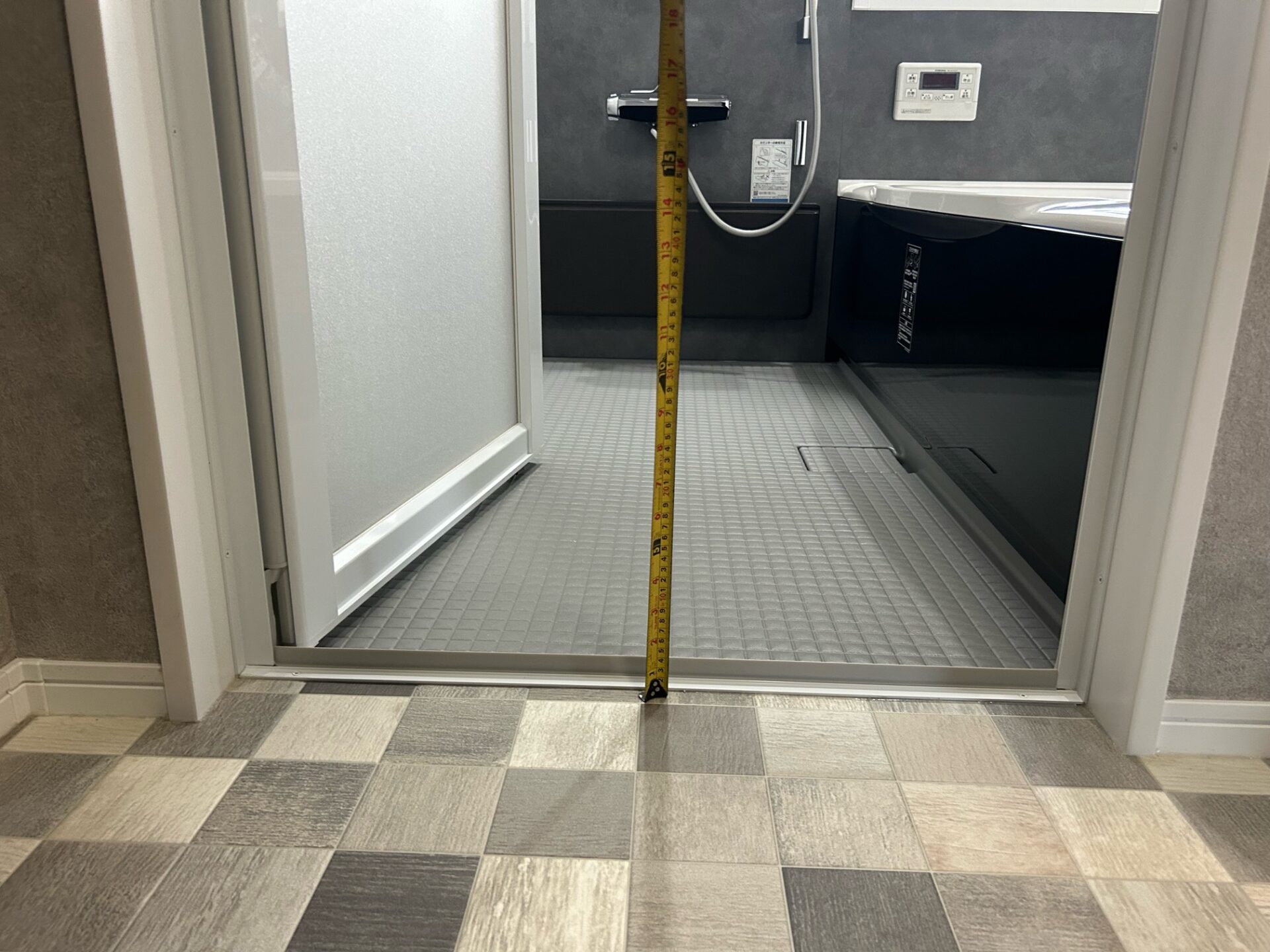 完工後の浴室入口