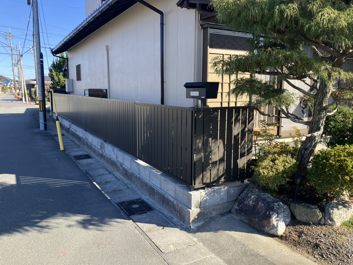 ブロック塀からフェンスに変更