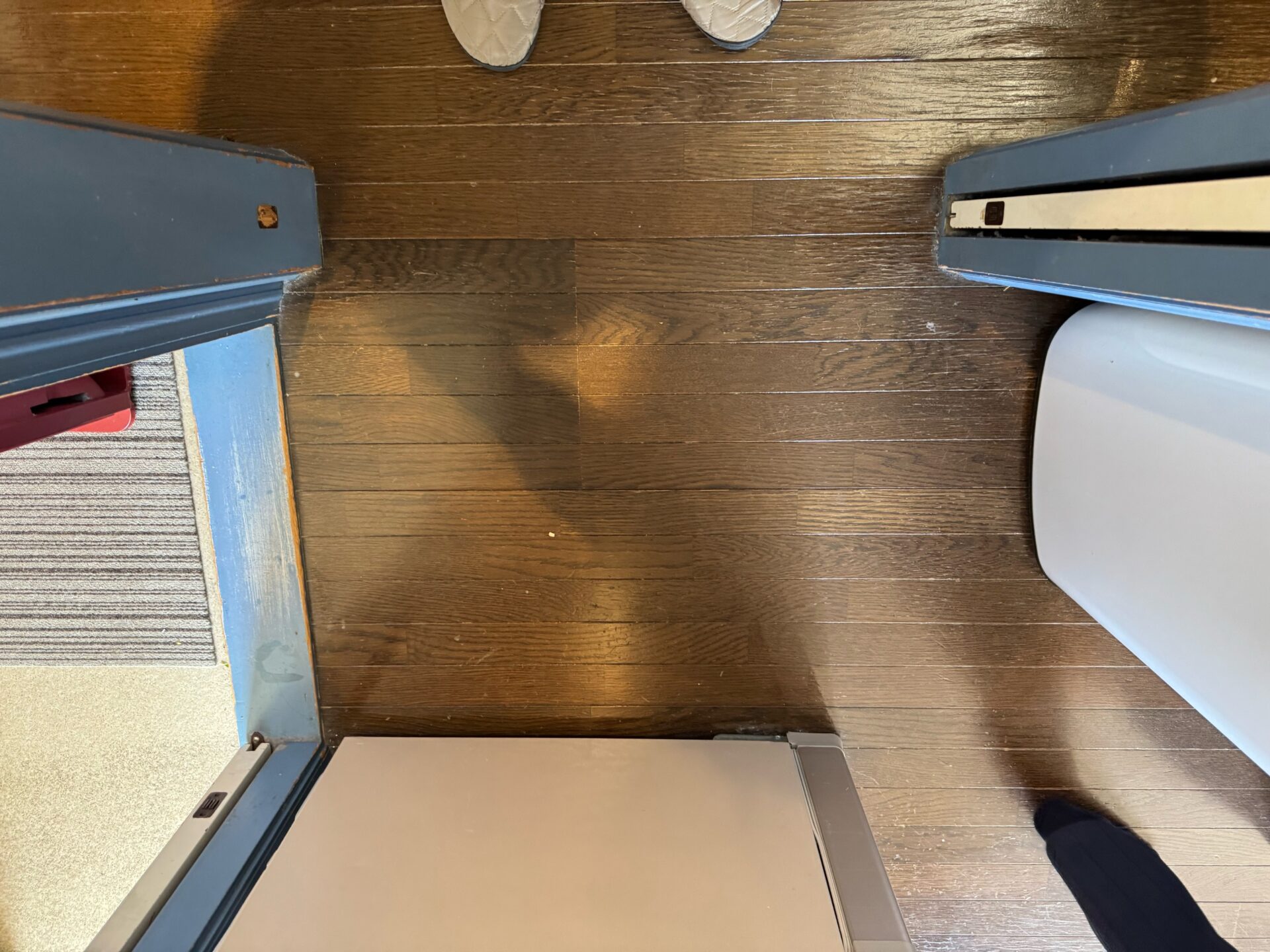 施工前のフローリング