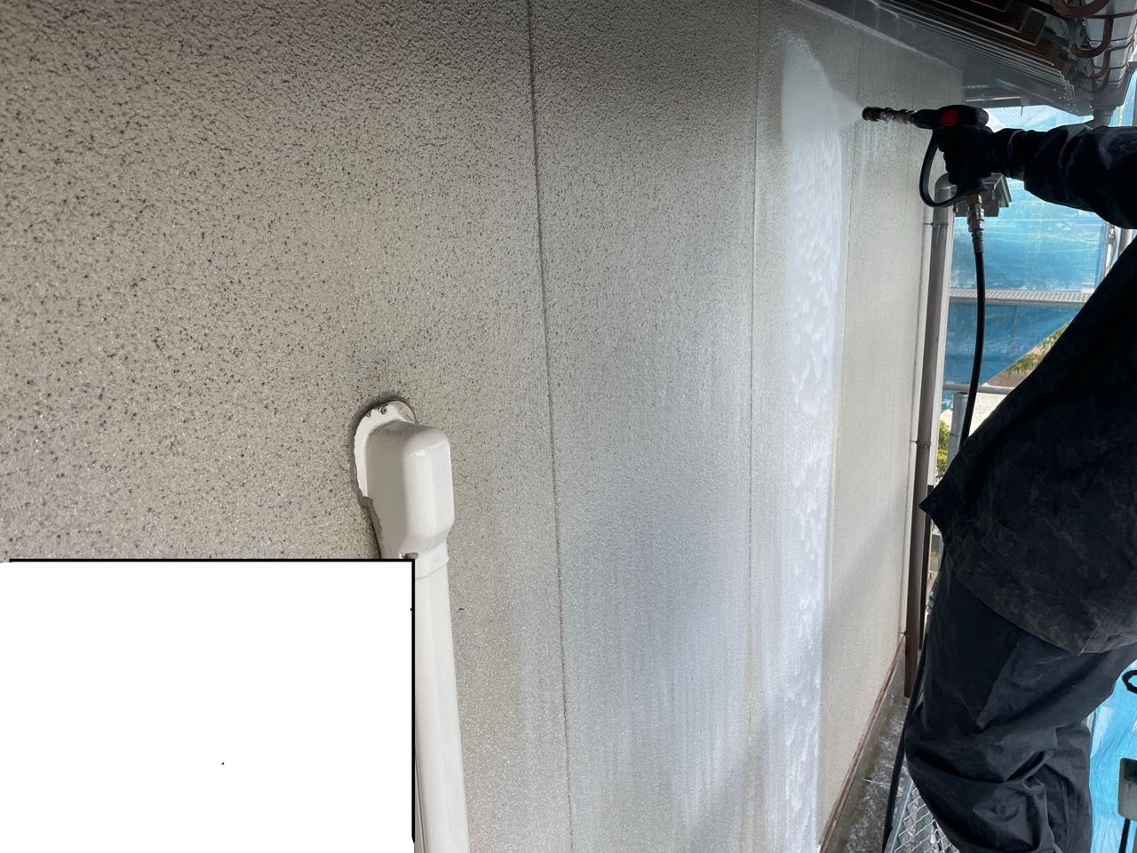 外壁塗装に先駆けてバイオ洗浄
