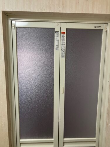 【お風呂のドアが閉まらない】ユニットバスのドア交換