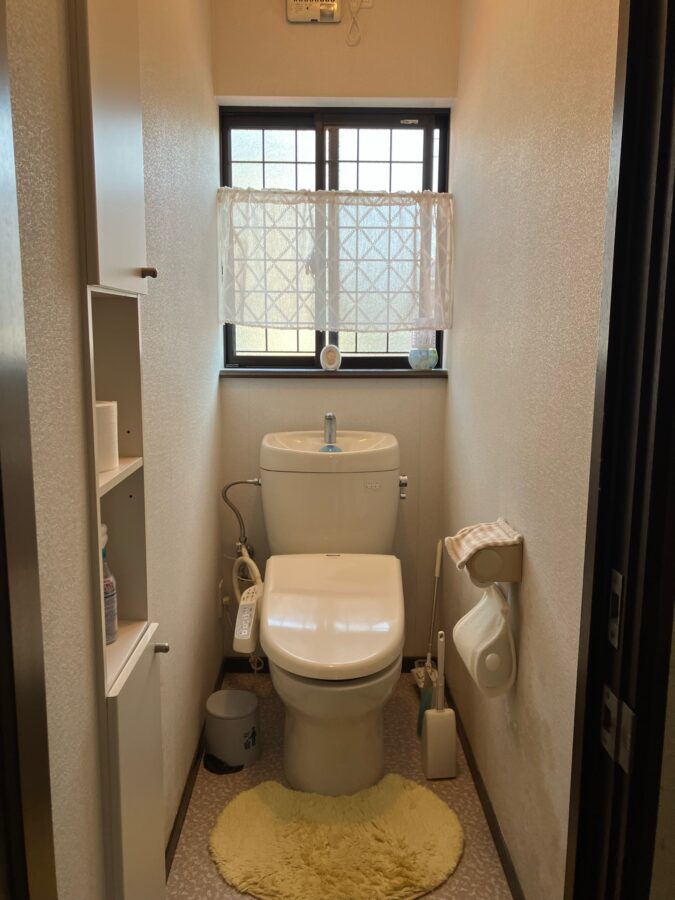 リフォーム前のトイレ