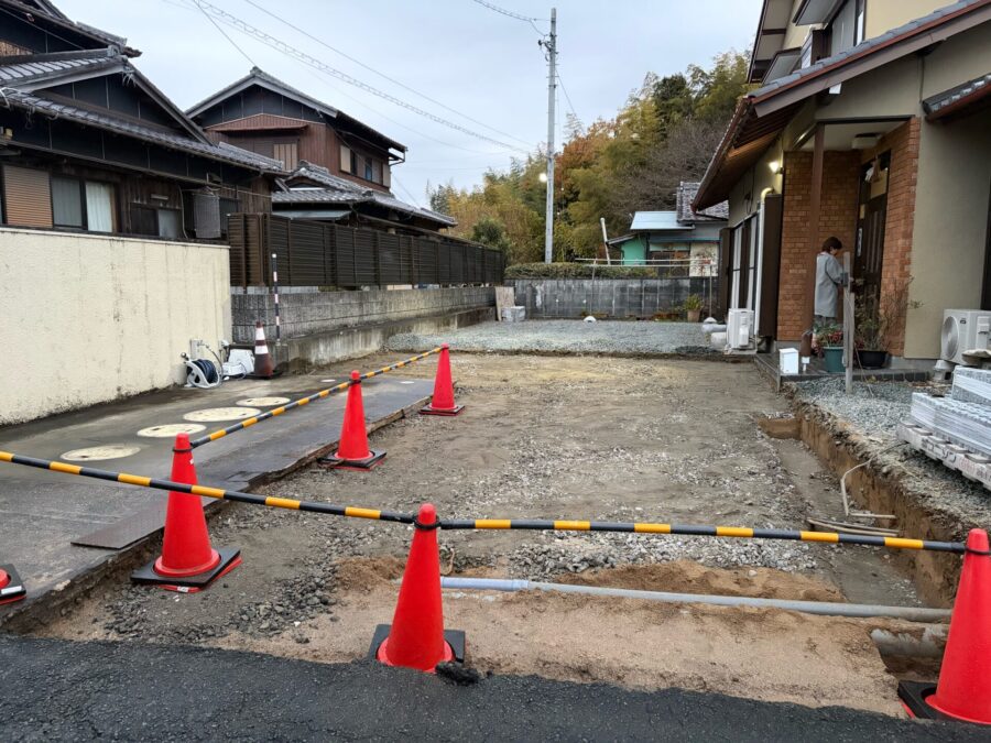 区画・養生を行いながら工事