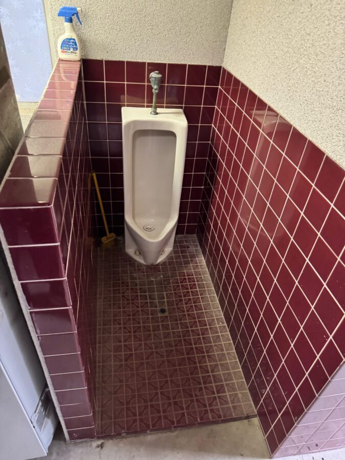 使用頻度の少ない小便器