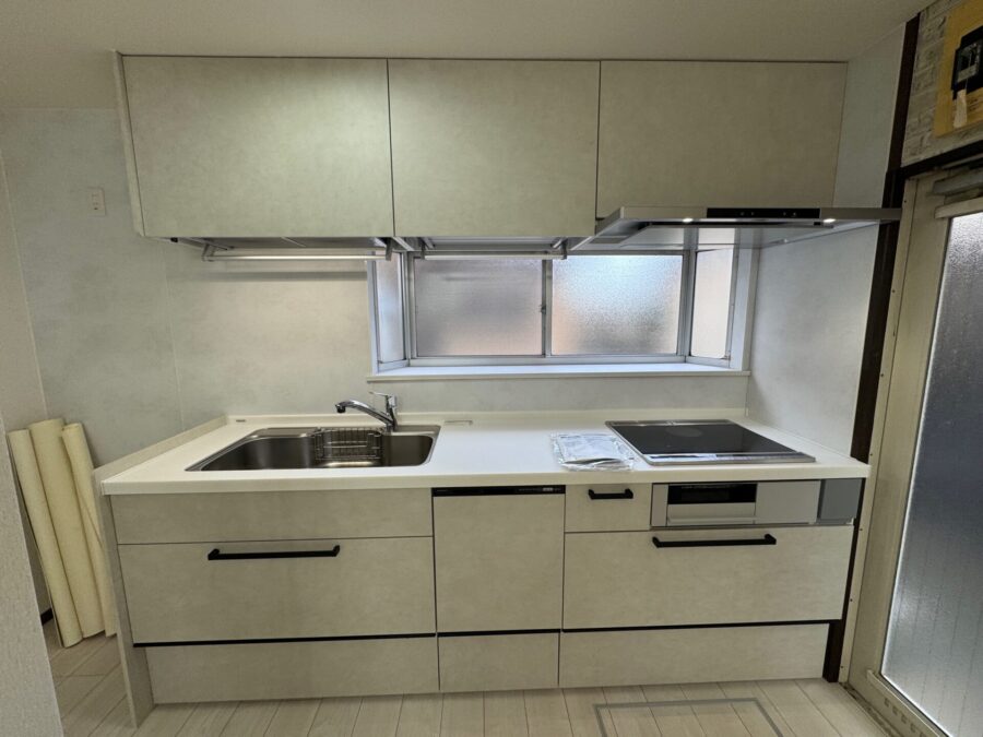 新たに導入したクリナップ「ラクエラ」のキッチン