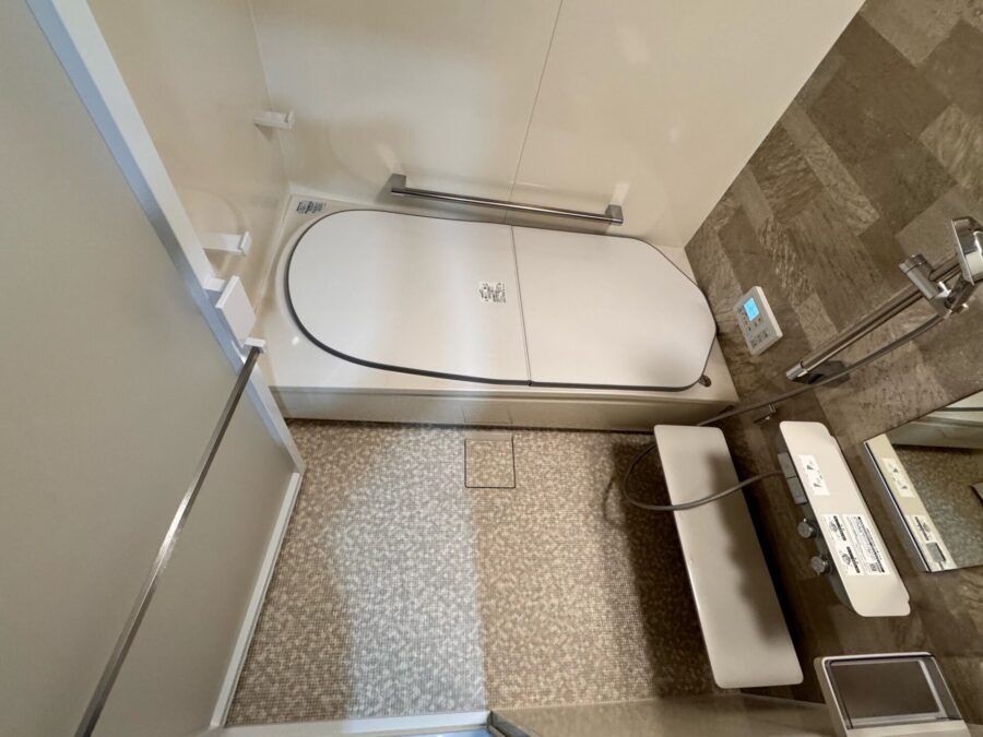 安全性と快適性に優れたほっカラリ床