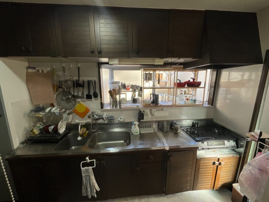 長年大切に使用されていた施工前のキッチン