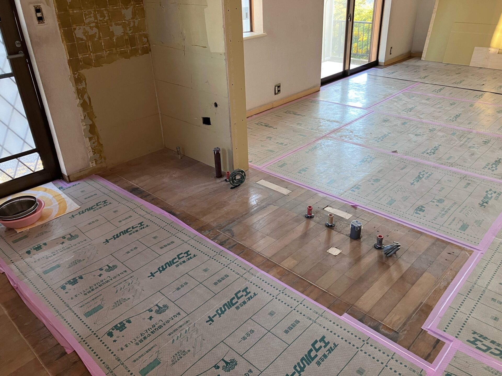 キッチンを解体した様子