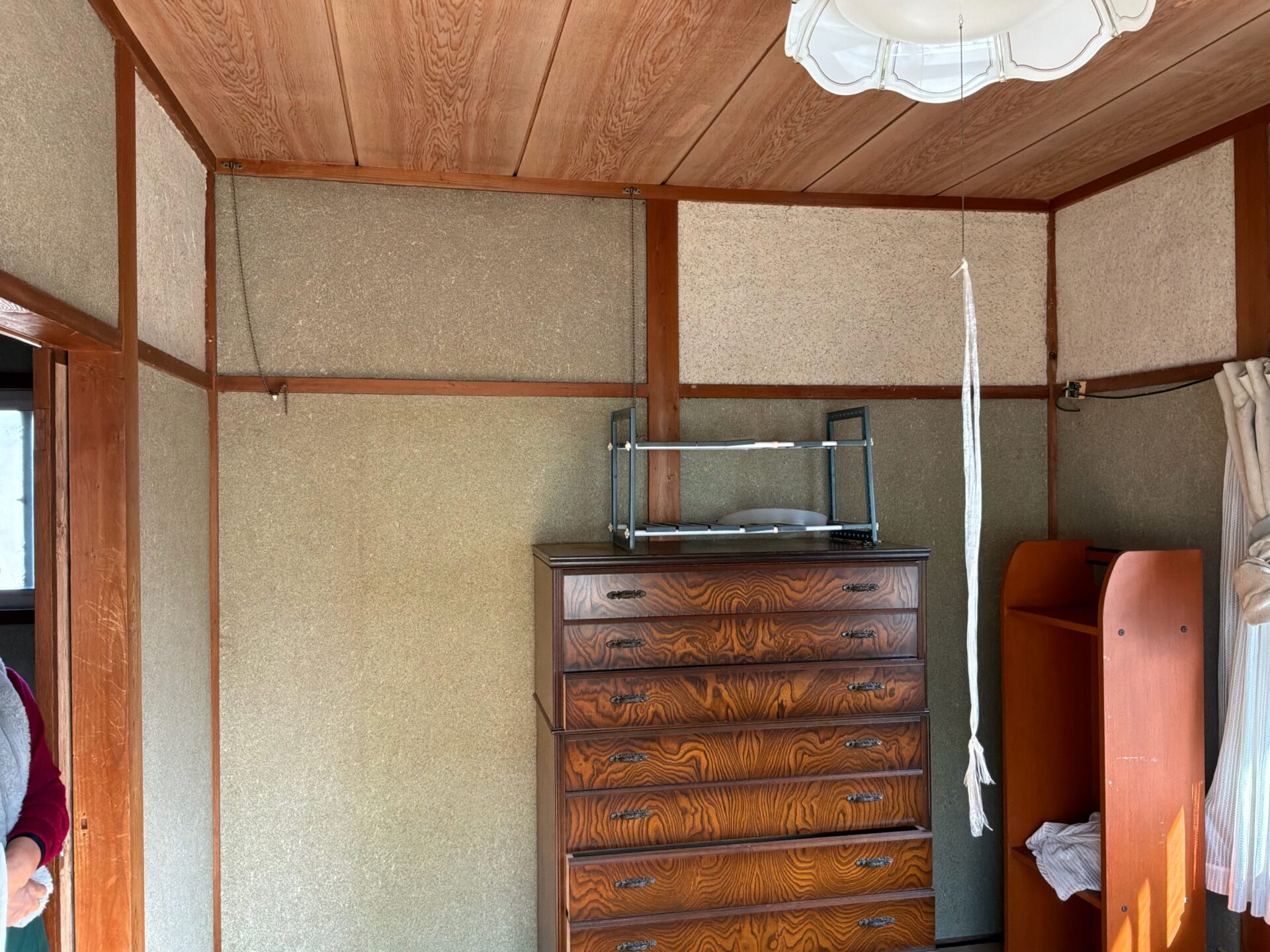 繊維壁と土壁による和室