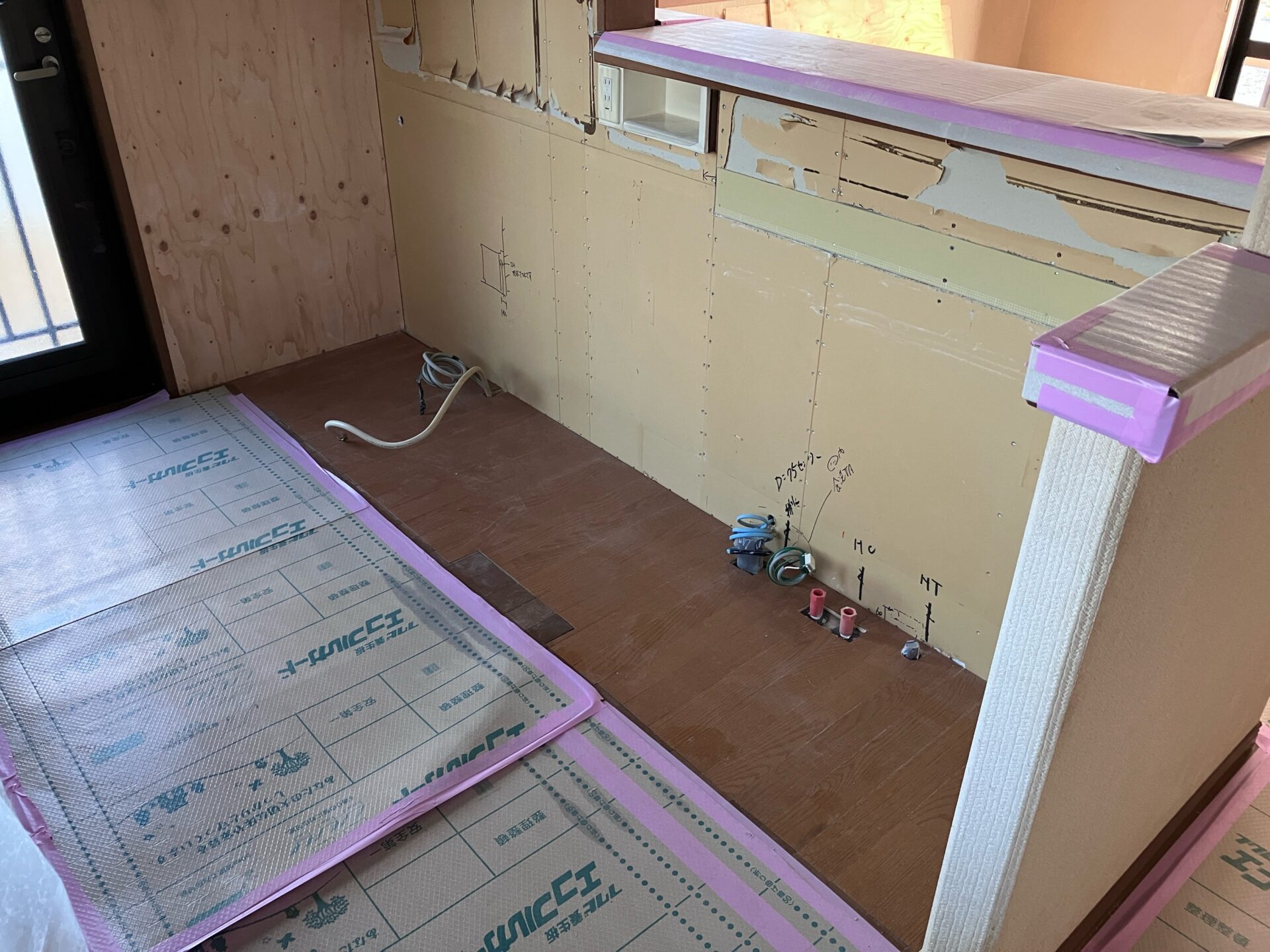 配置はそのままにキッチン交換を実施