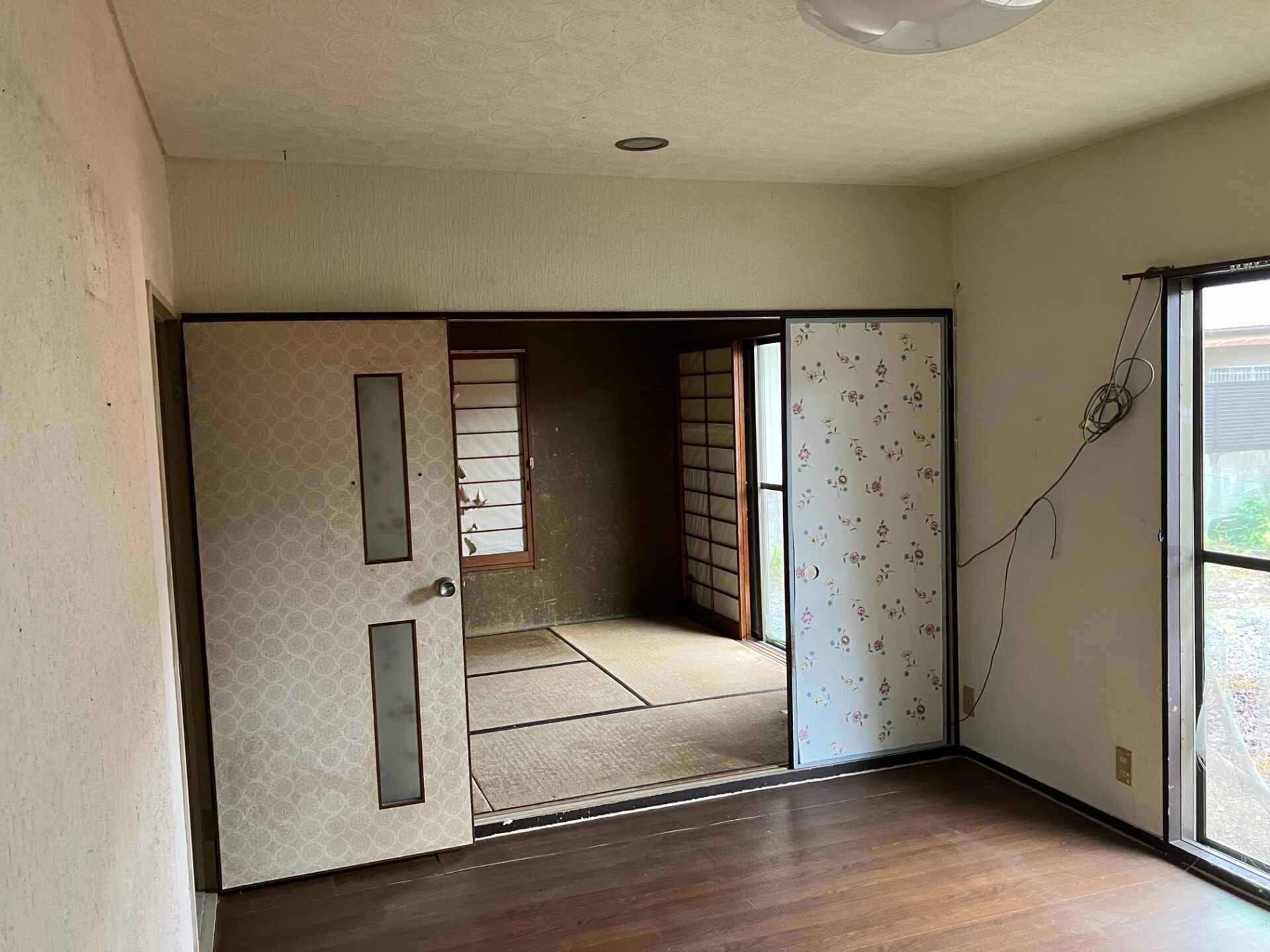 リフォーム前のリビングと和室