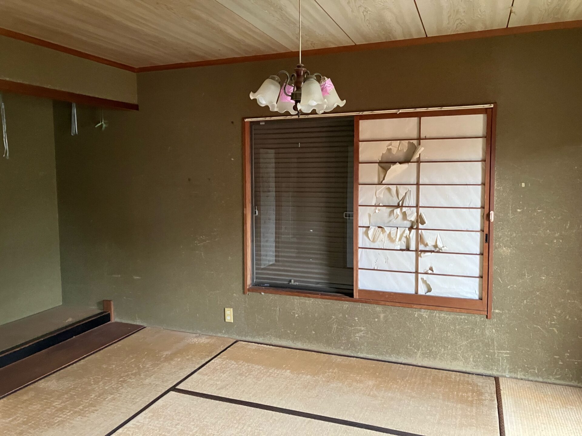 障子が破れている和室