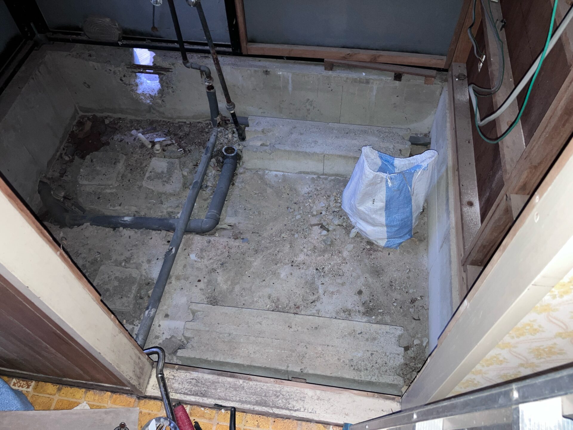 浴室解体の様子