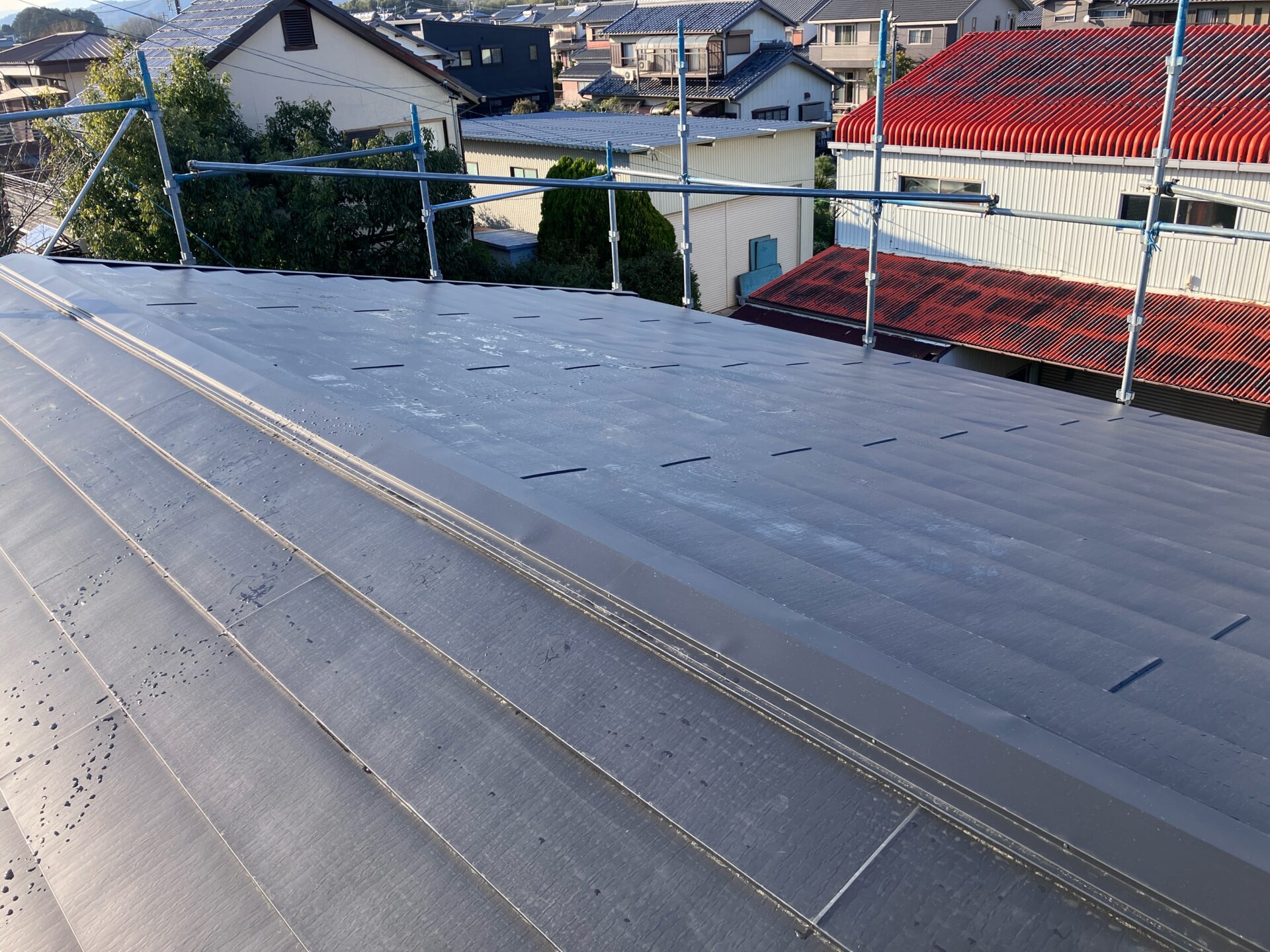 カバー工法による屋根