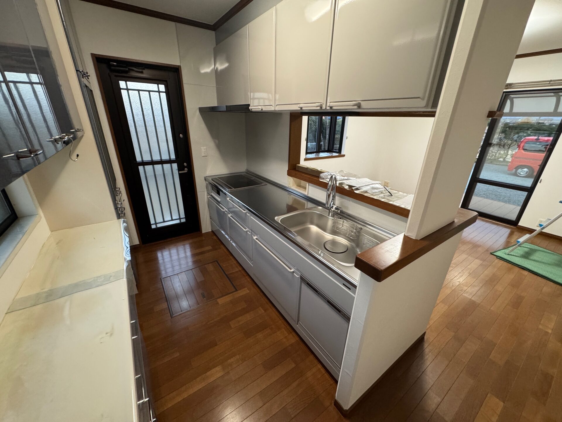 新品のキッチンへ交換