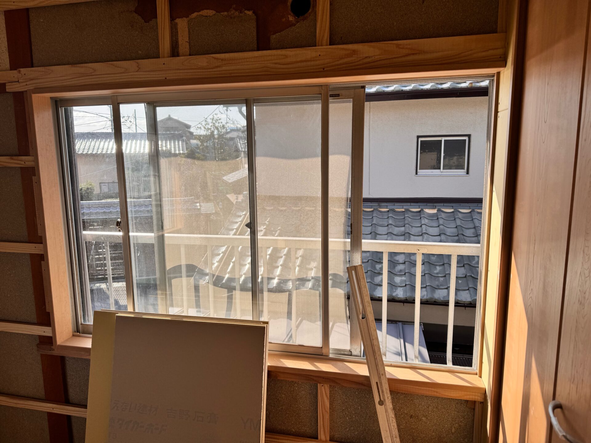 窓まわりの下地